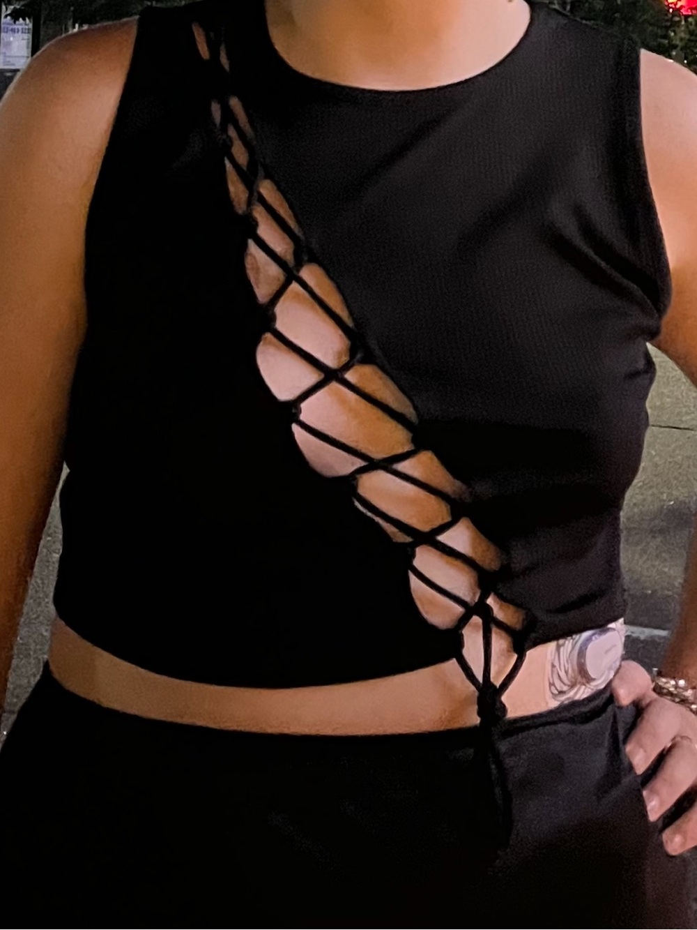 H&M Black Sleeveless Lace-Up Crop Top